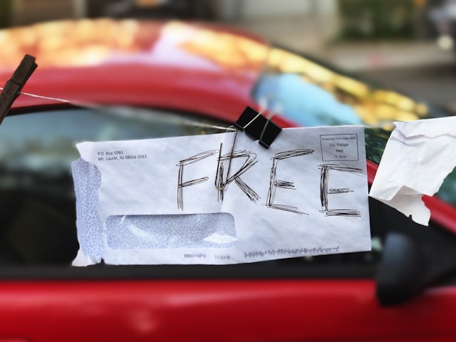 envelope with word "free"